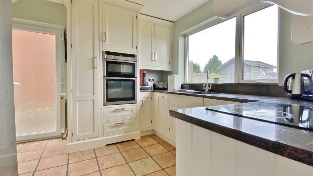 Additional property image - Hubbards Chase, Walton On The Naze