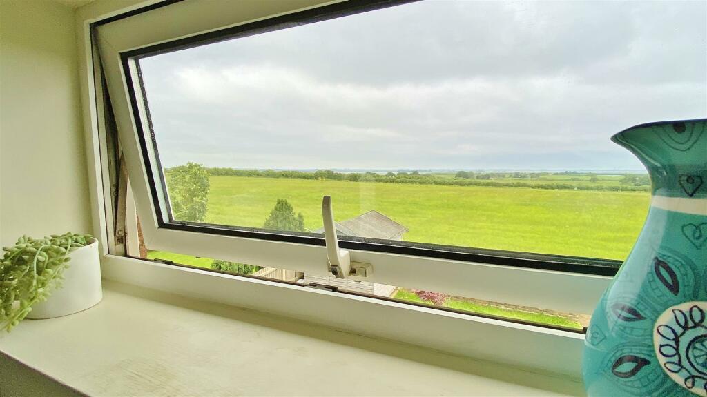 Additional property image - Hubbards Chase, Walton On The Naze