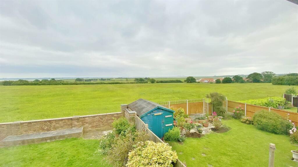 Additional property image - Hubbards Chase, Walton On The Naze