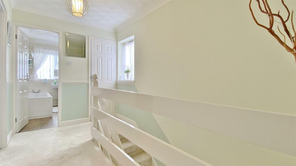 Additional property image - Vista Avenue, Kirby-Le-Soken