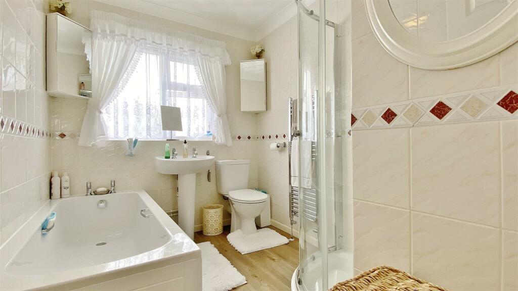 Additional property image - Vista Avenue, Kirby-Le-Soken