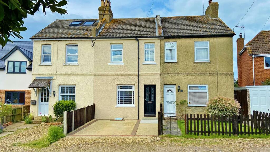 2 bedroom terraced house for sale in Vista Avenue, KirbyLeSoken, CO13
