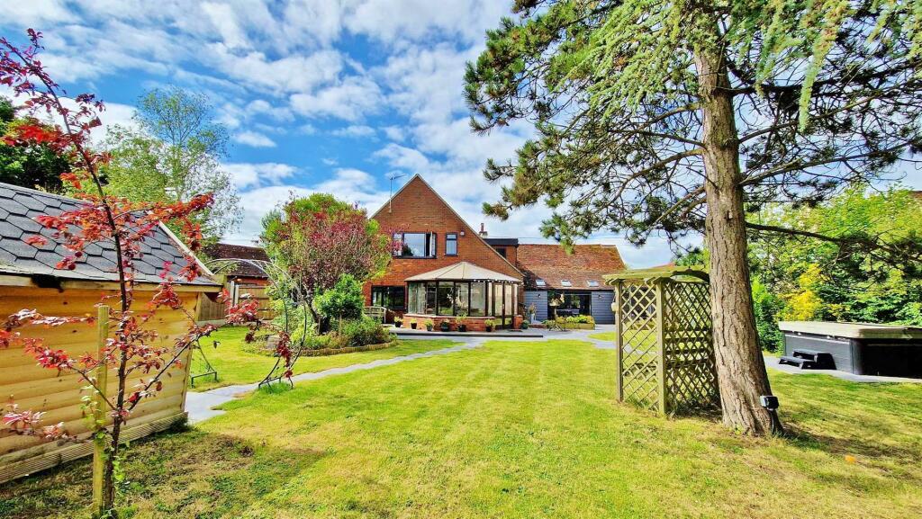 Additional property image - The Street, Kirby-Le-Soken