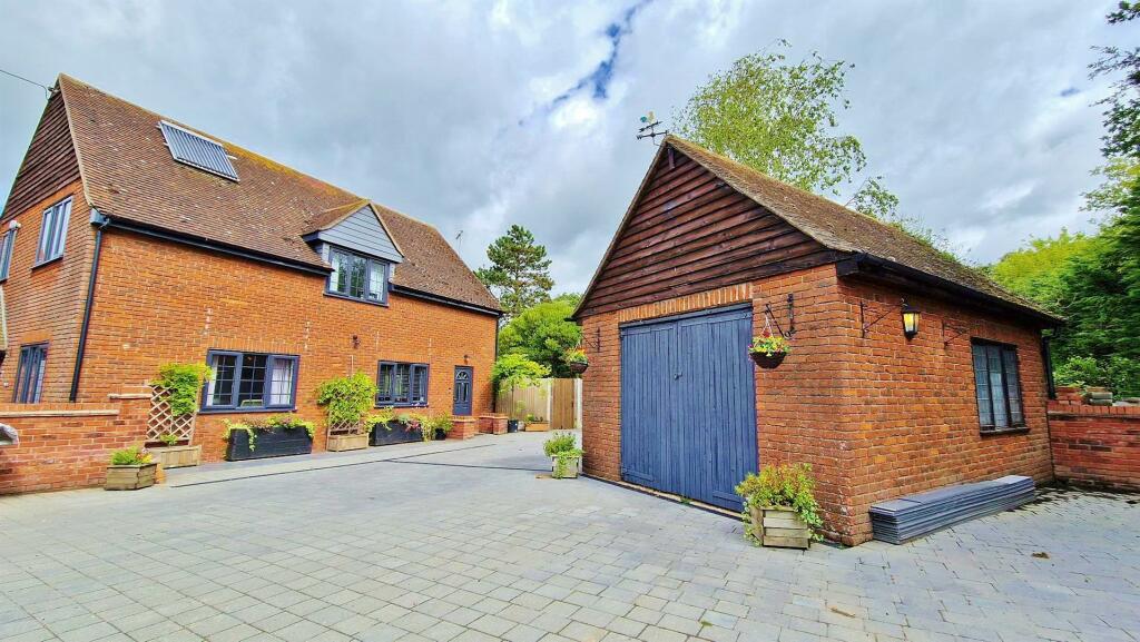 Additional property image - The Street, Kirby-Le-Soken