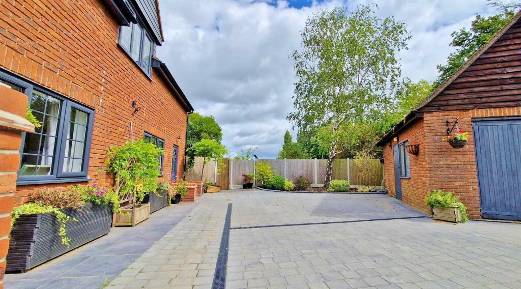 Additional property image - The Street, Kirby-Le-Soken