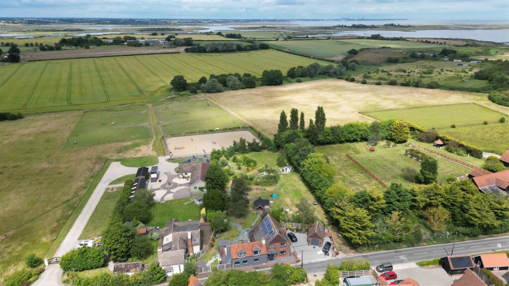 Additional property image - The Street, Kirby-Le-Soken