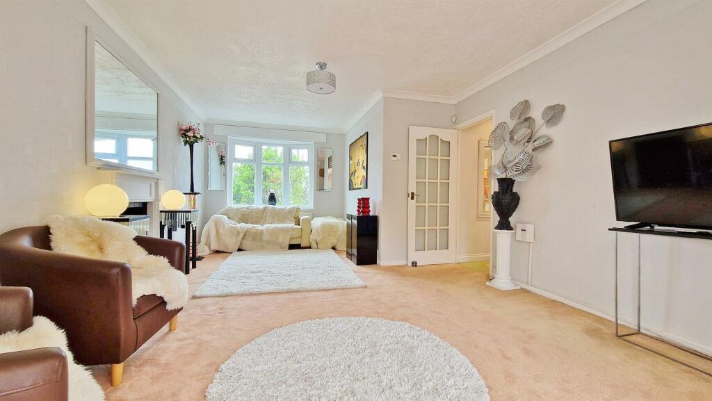 Additional property image - Walton Road, Walton-on-the-Naze