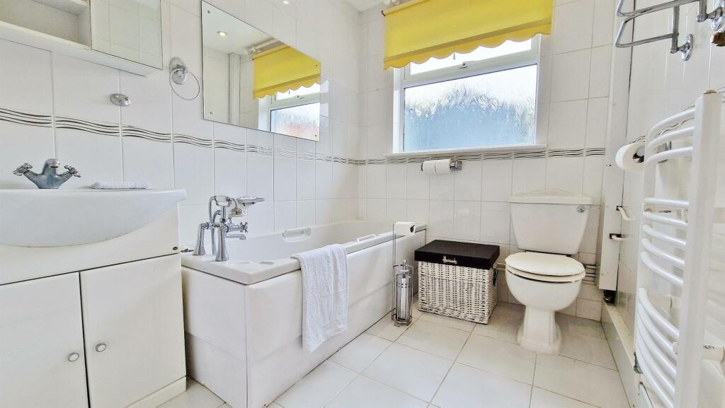 Additional property image - Walton Road, Walton-on-the-Naze