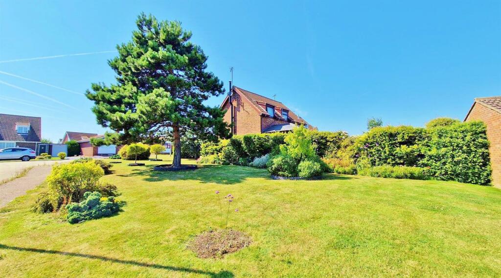 Additional property image - Thorns Way, Frinton Homelands