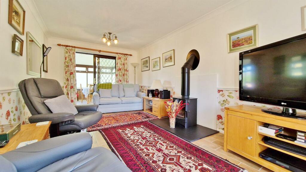 Additional property image - Thorns Way, Frinton Homelands