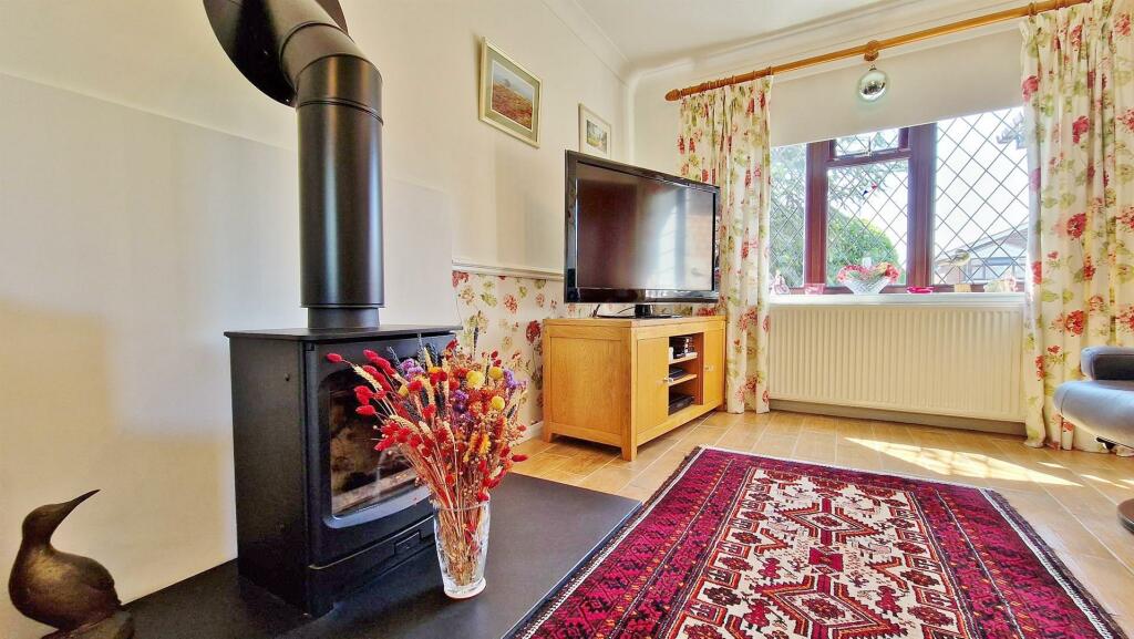 Additional property image - Thorns Way, Frinton Homelands