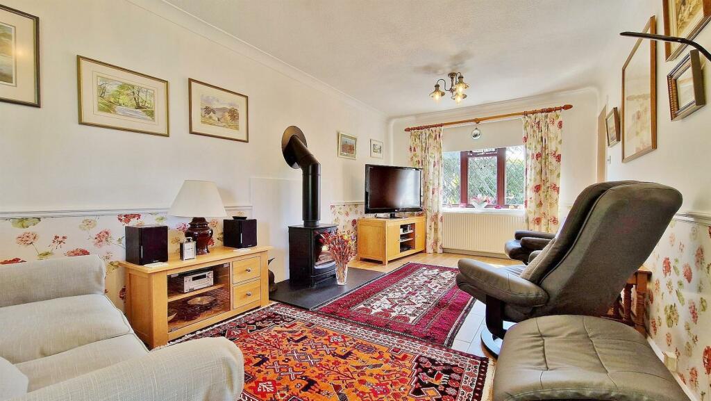 Additional property image - Thorns Way, Frinton Homelands