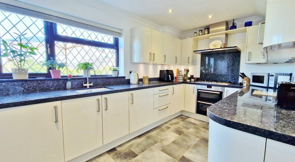Additional property image - Thorns Way, Frinton Homelands