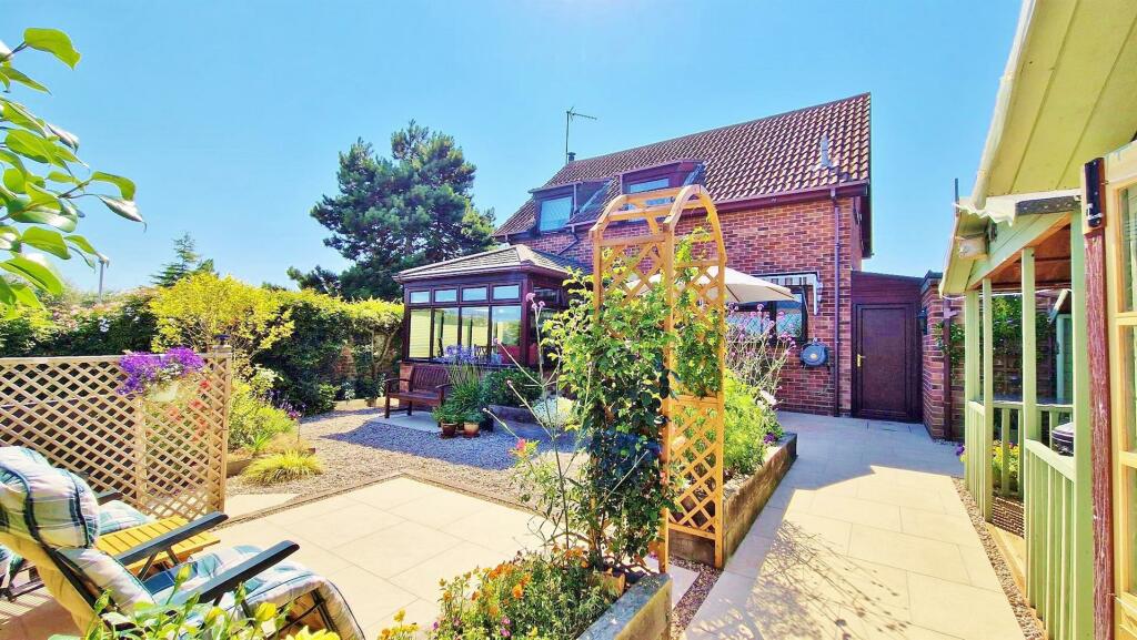 Additional property image - Thorns Way, Frinton Homelands