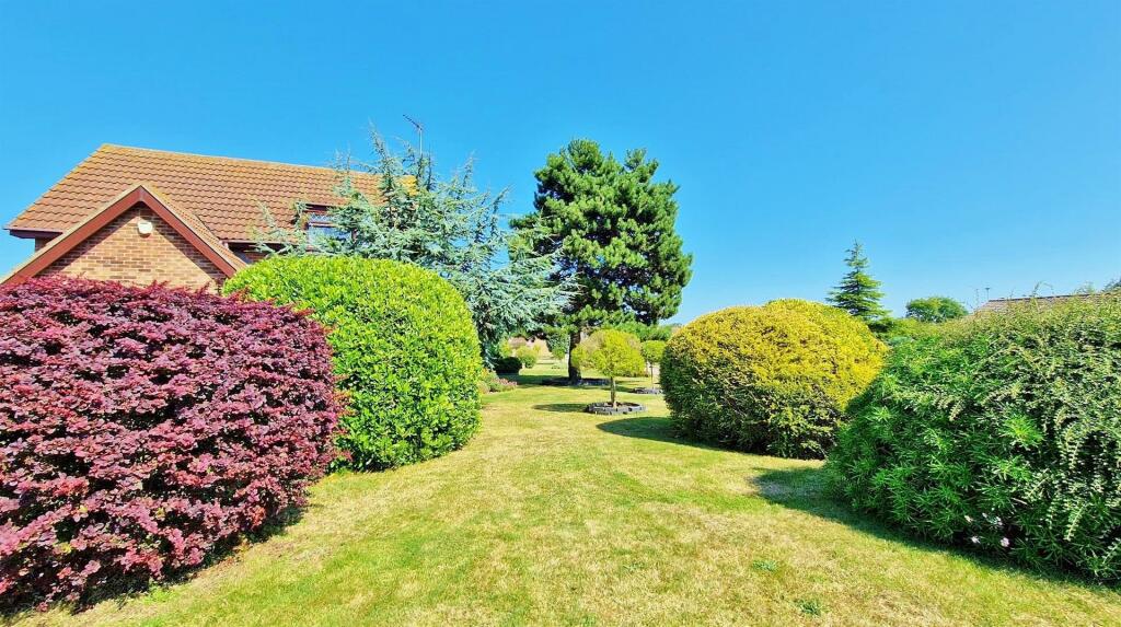 Additional property image - Thorns Way, Frinton Homelands