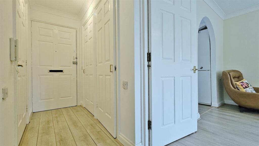 Additional property image - Louise Close, Walton On The Naze