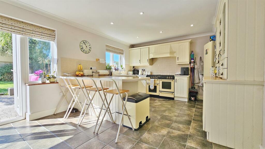 Additional property image - Walton Road, Kirby-Le-Soken, Frinton-On-Sea