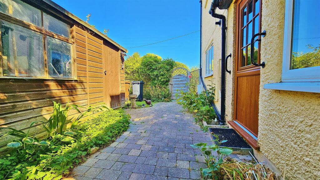 Additional property image - Walton Road, Kirby-Le-Soken, Frinton-On-Sea