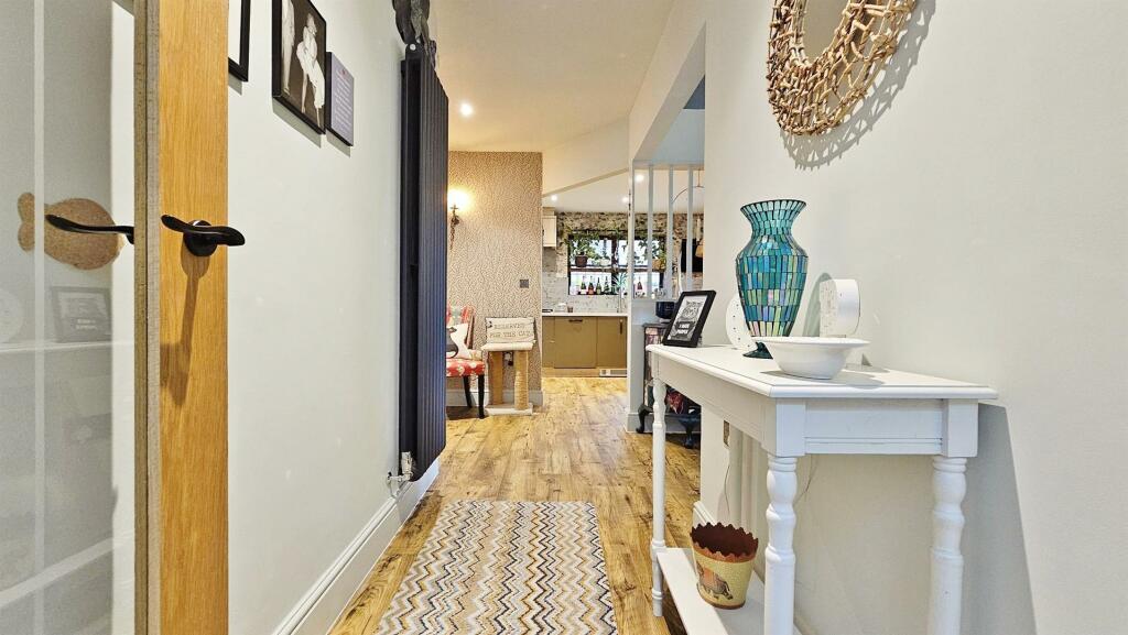 Additional property image - Harold Road, Frinton-On-Sea