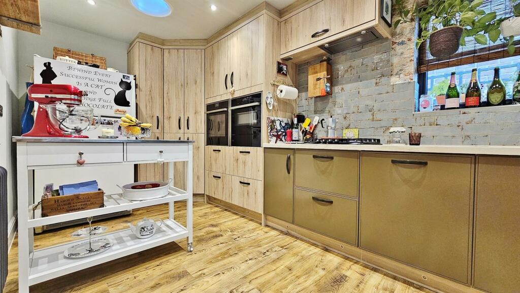 Additional property image - Harold Road, Frinton-On-Sea