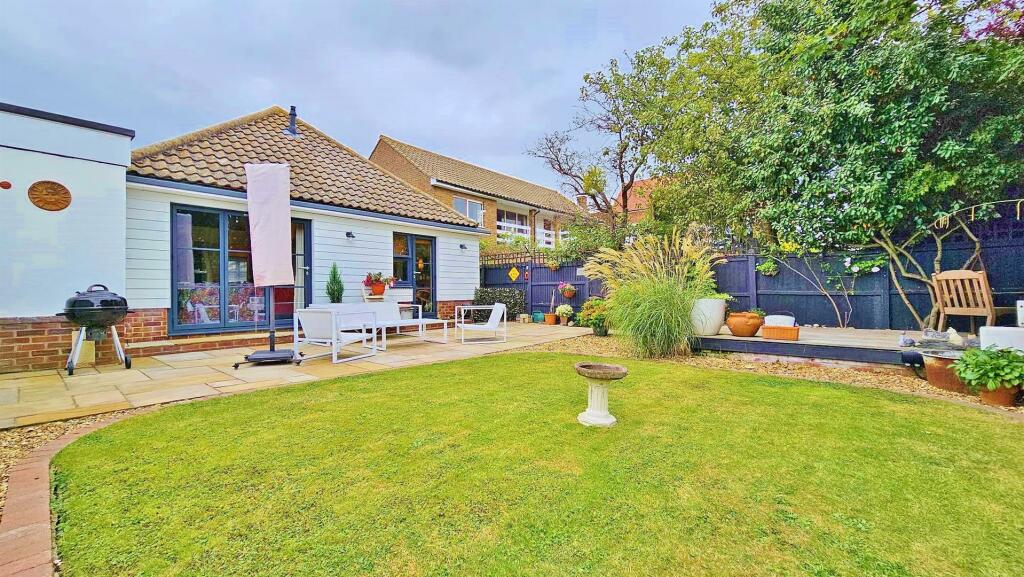 Additional property image - Harold Road, Frinton-On-Sea