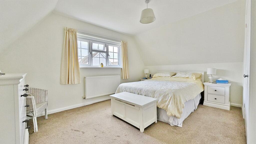 Additional property image - Briarfields, Kirby-Le-Soken