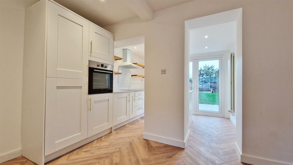 Additional property image - Pole Barn Lane, Frinton-On-Sea