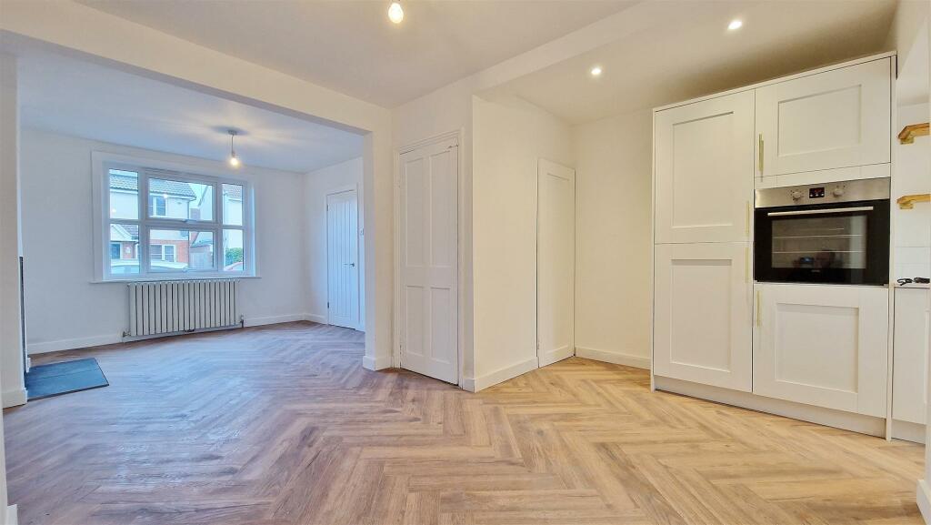 Additional property image - Pole Barn Lane, Frinton-On-Sea