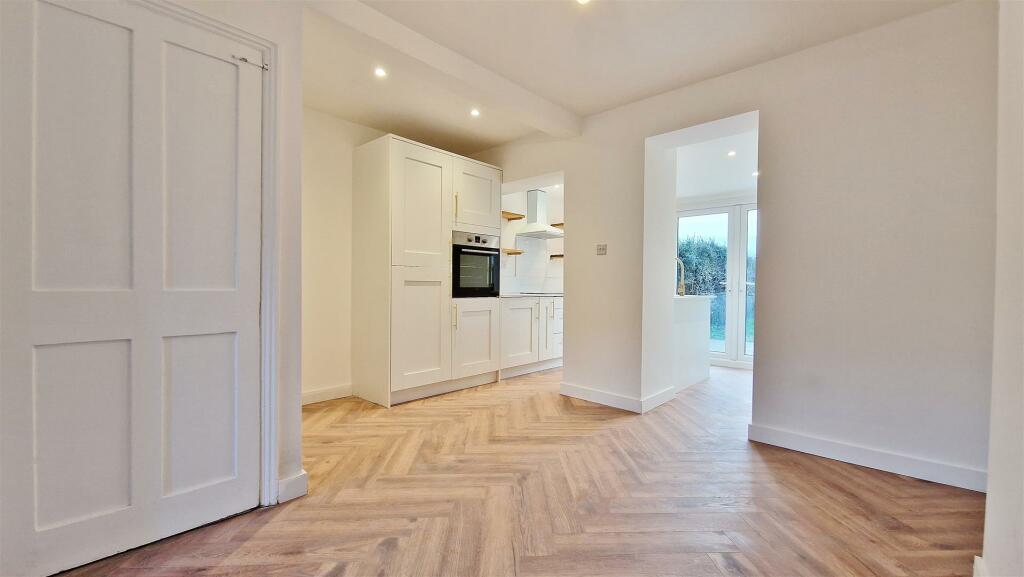 Additional property image - Pole Barn Lane, Frinton-On-Sea
