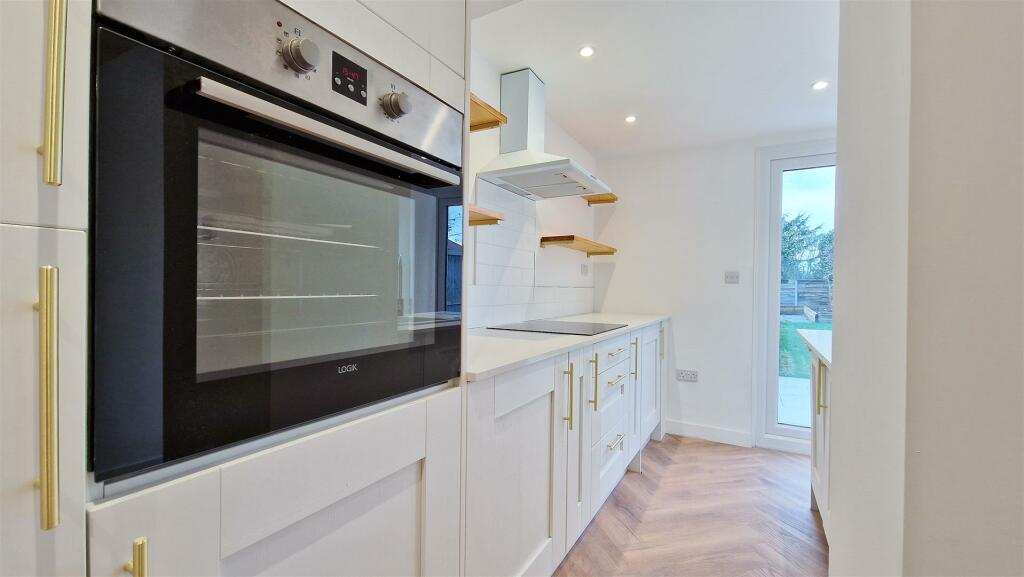 Additional property image - Pole Barn Lane, Frinton-On-Sea