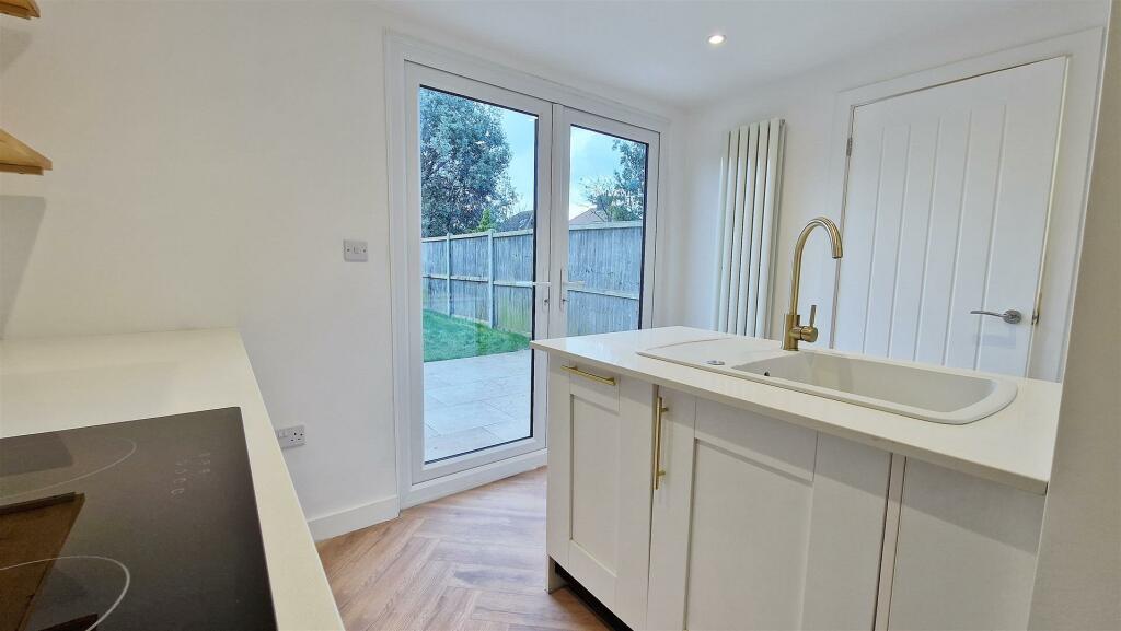 Additional property image - Pole Barn Lane, Frinton-On-Sea