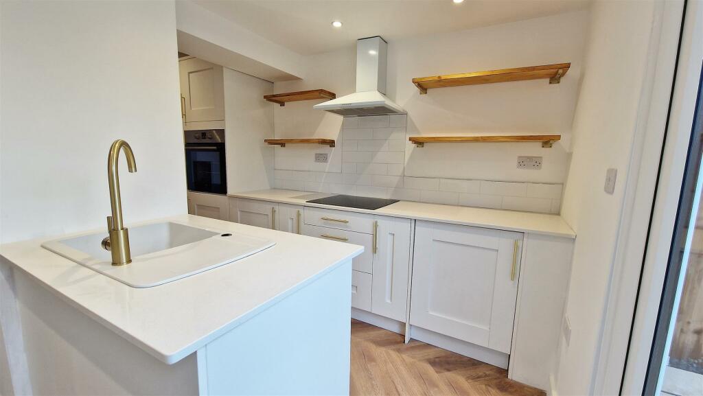 Additional property image - Pole Barn Lane, Frinton-On-Sea
