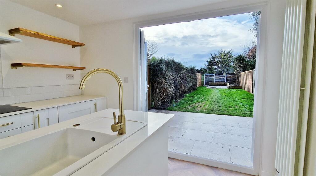Additional property image - Pole Barn Lane, Frinton-On-Sea