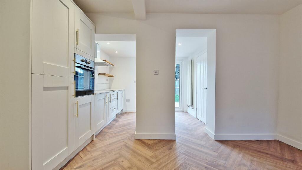 Additional property image - Pole Barn Lane, Frinton-On-Sea