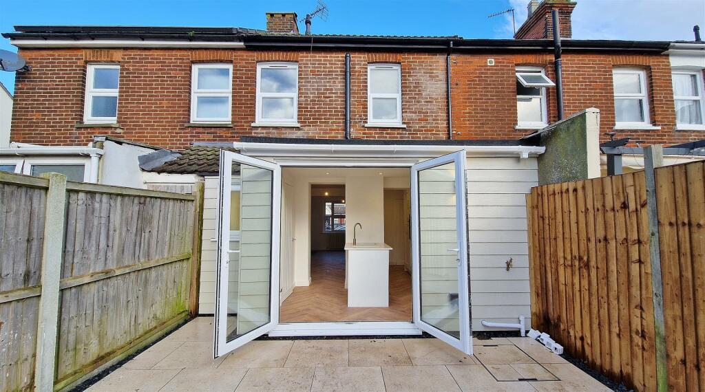 Additional property image - Pole Barn Lane, Frinton-On-Sea