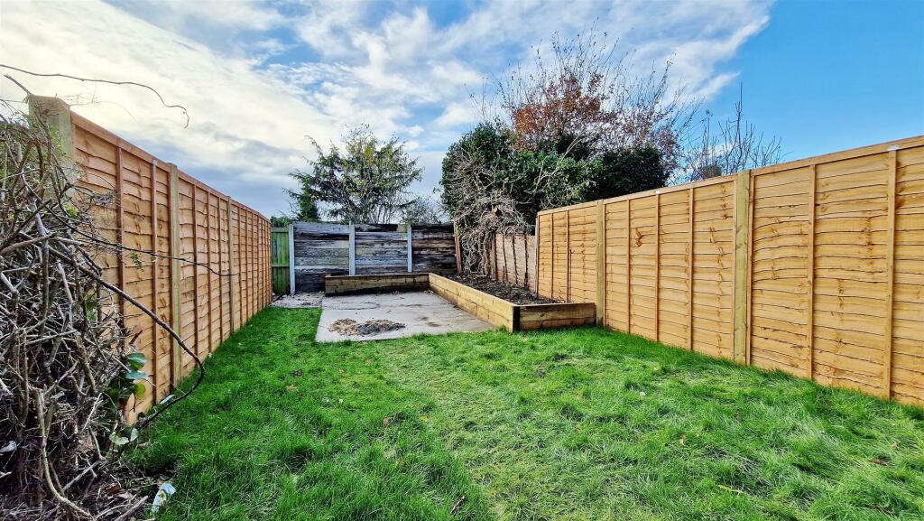Additional property image - Pole Barn Lane, Frinton-On-Sea