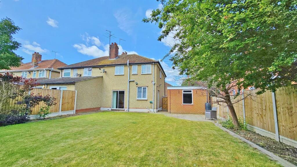 Additional property image - First Avenue, Walton On The Naze