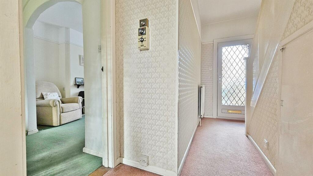 Additional property image - First Avenue, Walton On The Naze
