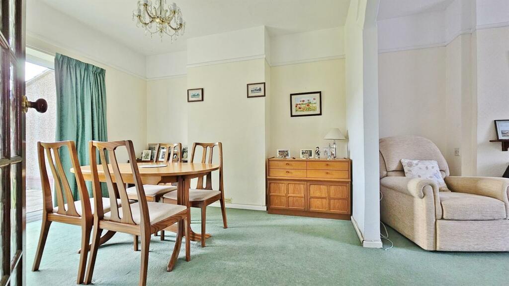 Additional property image - First Avenue, Walton On The Naze