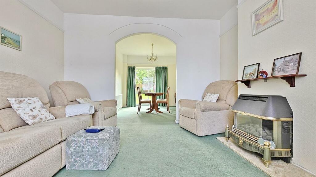 Additional property image - First Avenue, Walton On The Naze