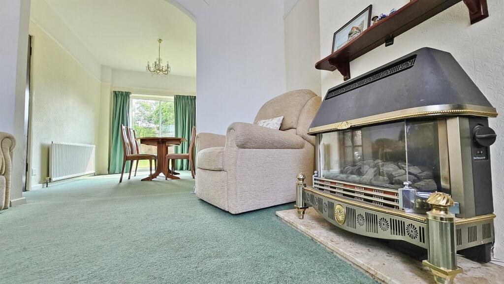 Additional property image - First Avenue, Walton On The Naze