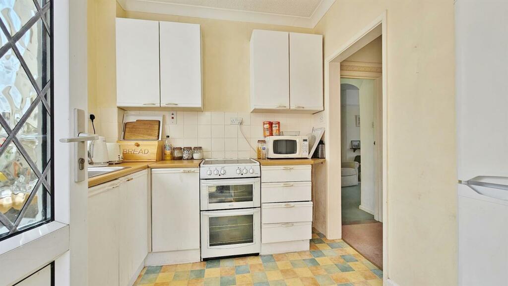 Additional property image - First Avenue, Walton On The Naze