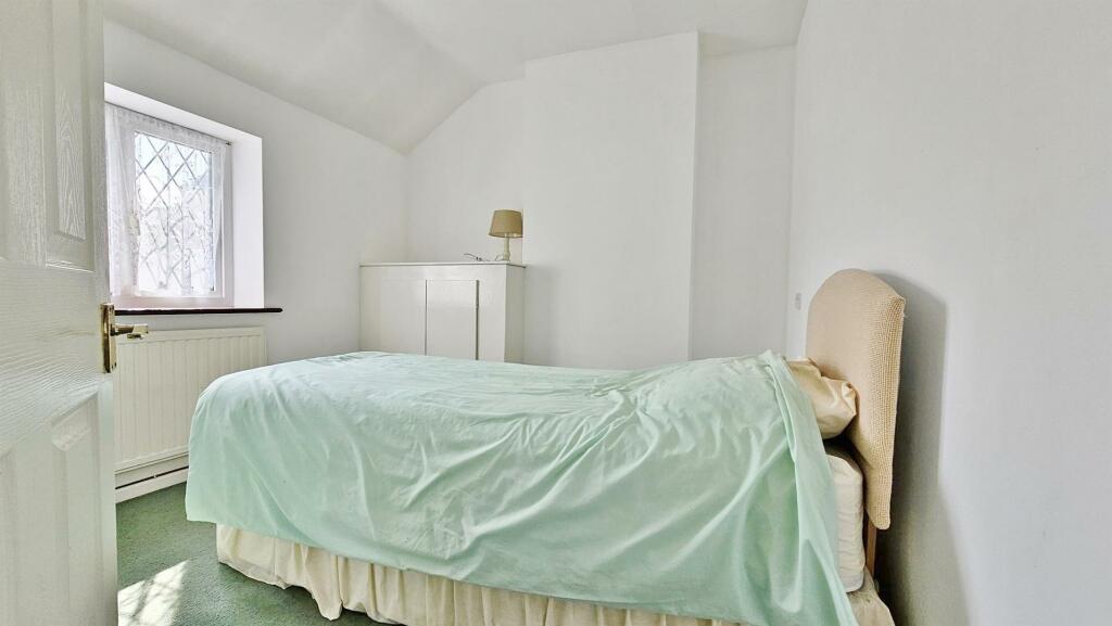 Additional property image - First Avenue, Walton On The Naze