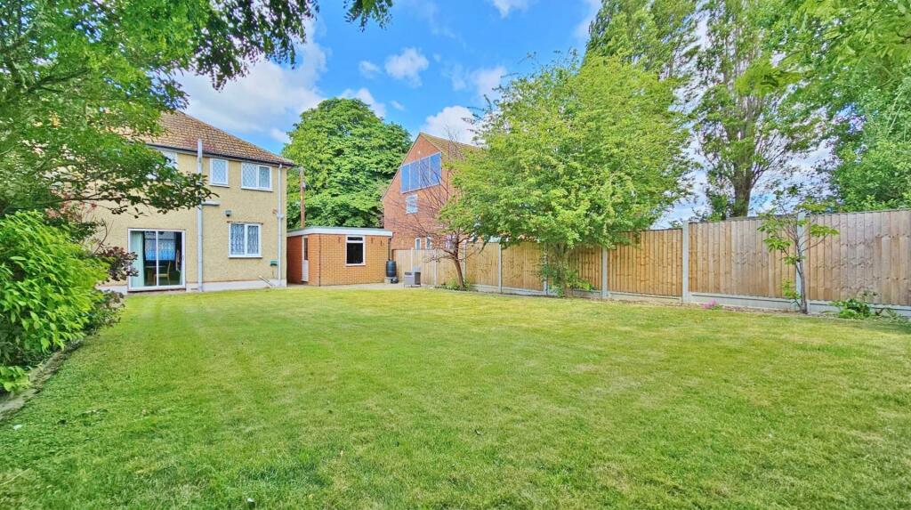 Additional property image - First Avenue, Walton On The Naze