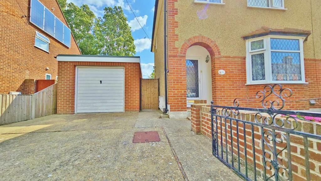 Additional property image - First Avenue, Walton On The Naze