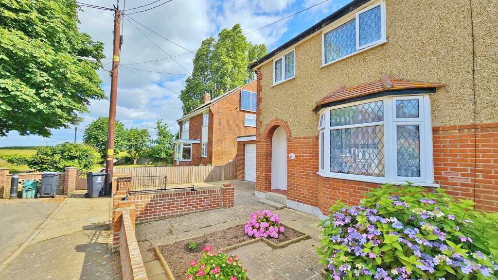 Additional property image - First Avenue, Walton On The Naze