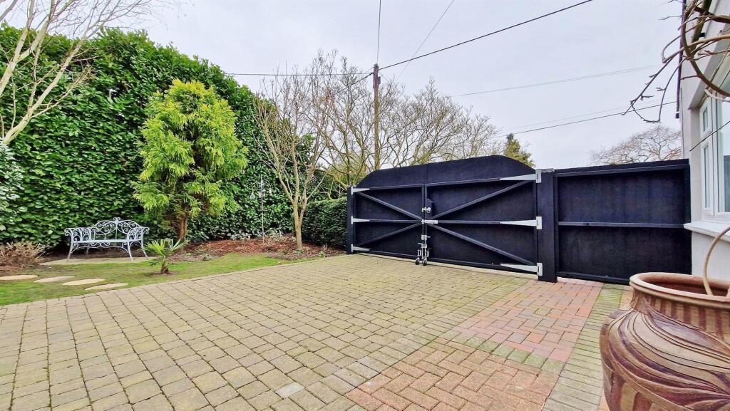 Additional property image - The Green, Tendring