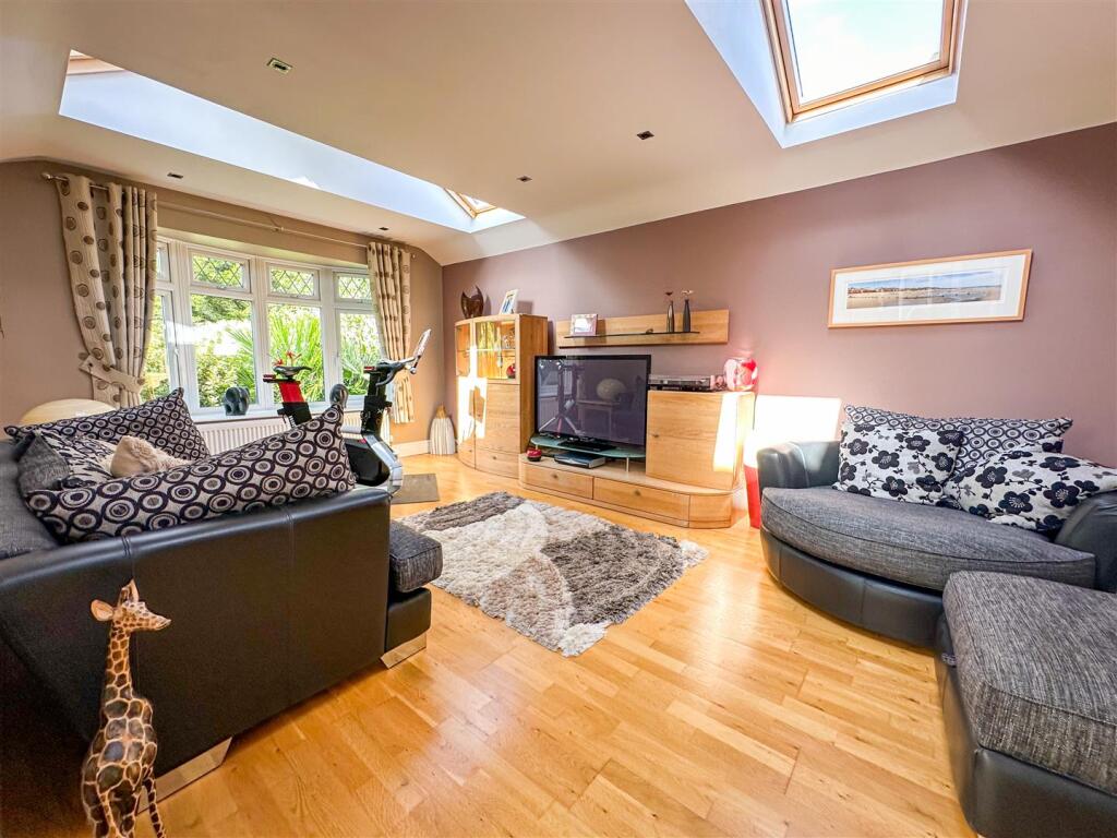 Additional property image - First Avenue, East Clacton, Essex
