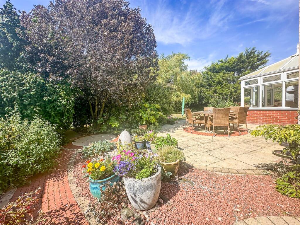 Additional property image - First Avenue, East Clacton, Essex