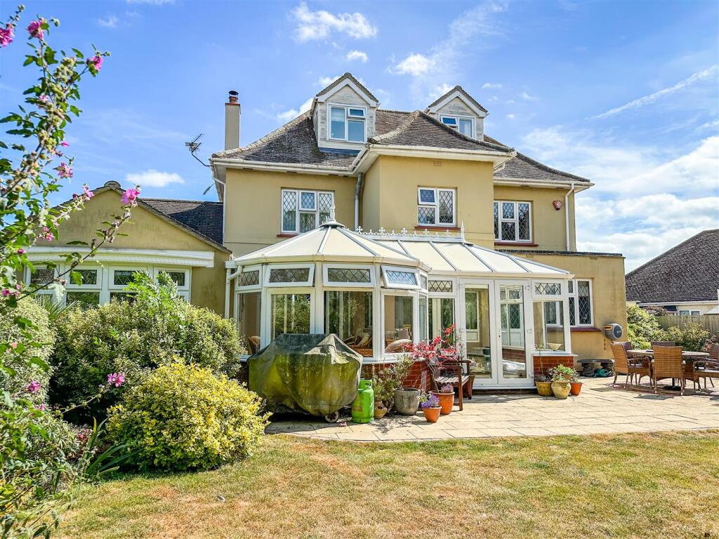 Additional property image - First Avenue, East Clacton, Essex